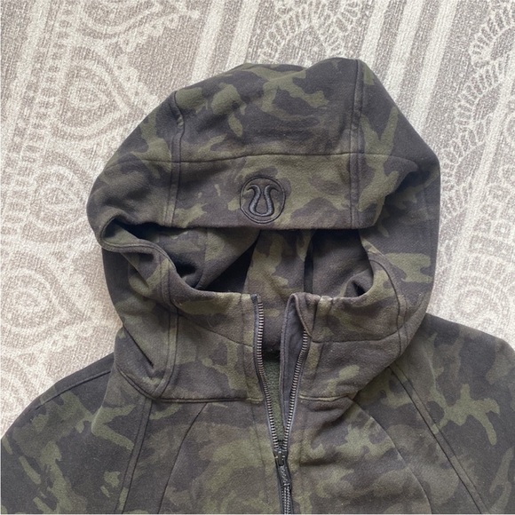 Camo Lululemon Scuba - Picture 5 of 8